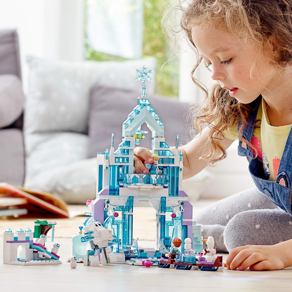 Building Kit with Mini Dolls, 701 Pieces W679545