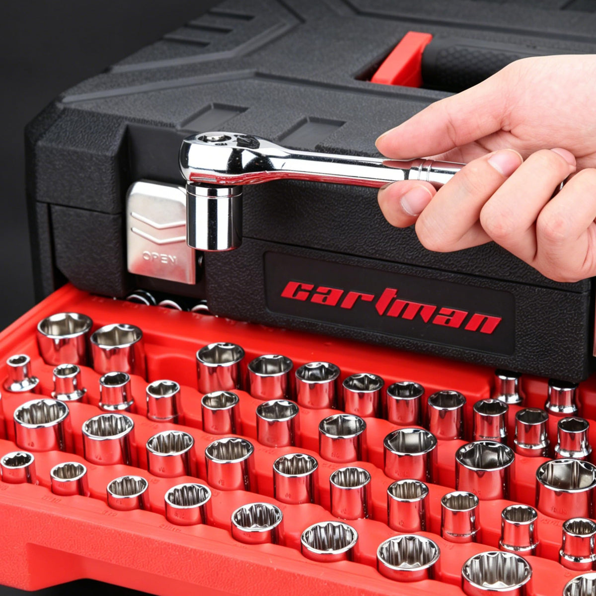 320-Piece Mechanic Tool Kit Set O52196